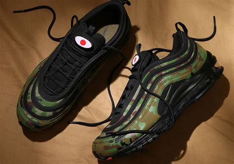 Nike Air Max camo country